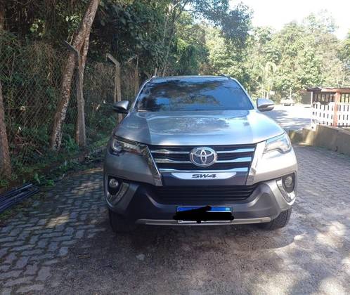 TOYOTA HILUX SW4 2.8 SRX 4X4 7 LUGARES 16V TURBO INTERCOOLER DIESEL 4P AUTOMÁTICO TOYOTA HILUX SW4 2.8 SRX 4X4 7 LUGARES 16V TURBO INTERCOOLER DIESEL 4P AUTOMÁTICO